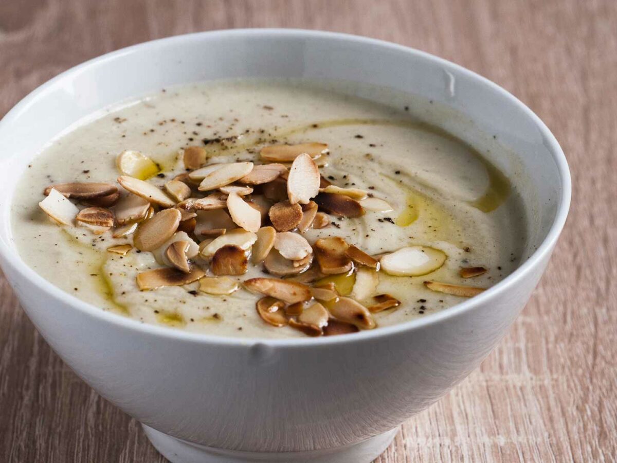 10 Minute Almond Soup Recipes In Electric Cooker - Geek Robocook