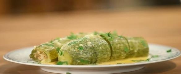 RECIPE: Kolokithakia Gemista Me Avgolemono – Stuffed Zucchini with Egg-Lemon  Sauce | Hellas Daily