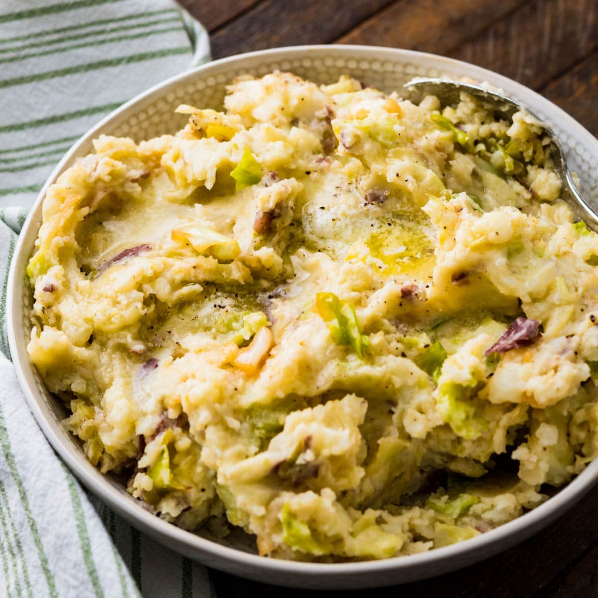 Classic Colcannon Recipe (Cabbage and Potatoes) - Garlic & Zest