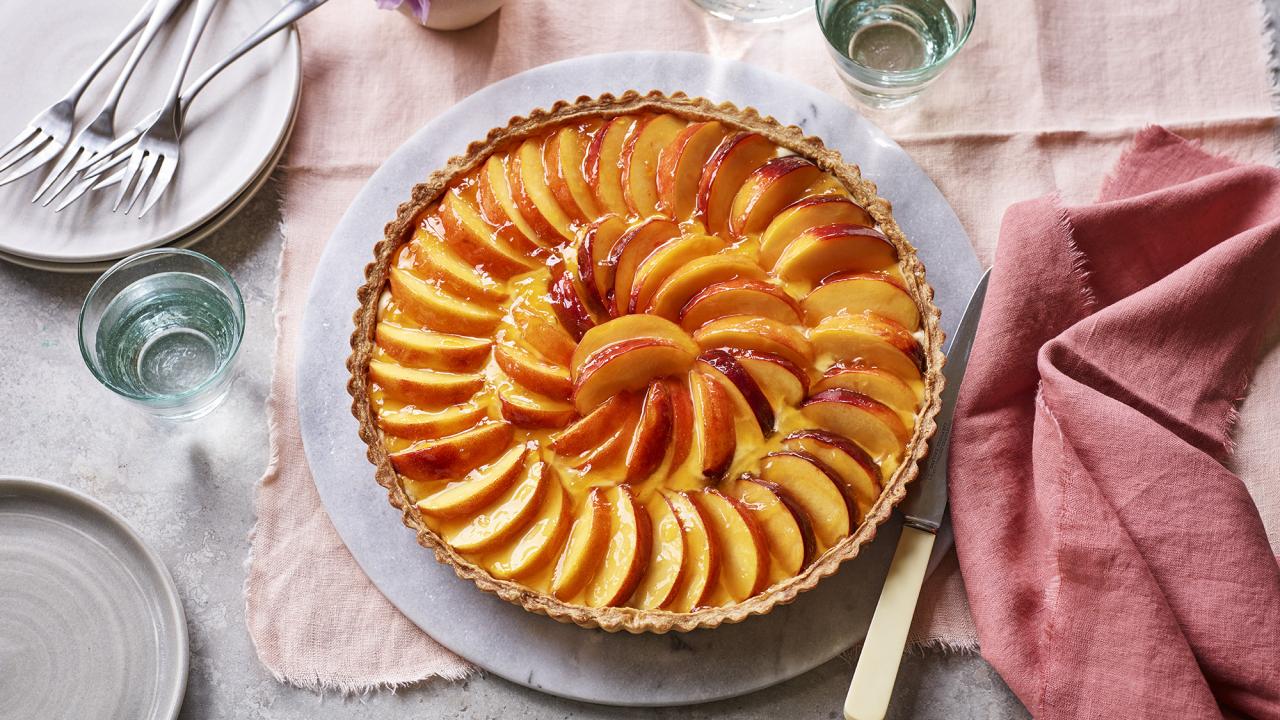Glazed French peach tart recipe - BBC Food