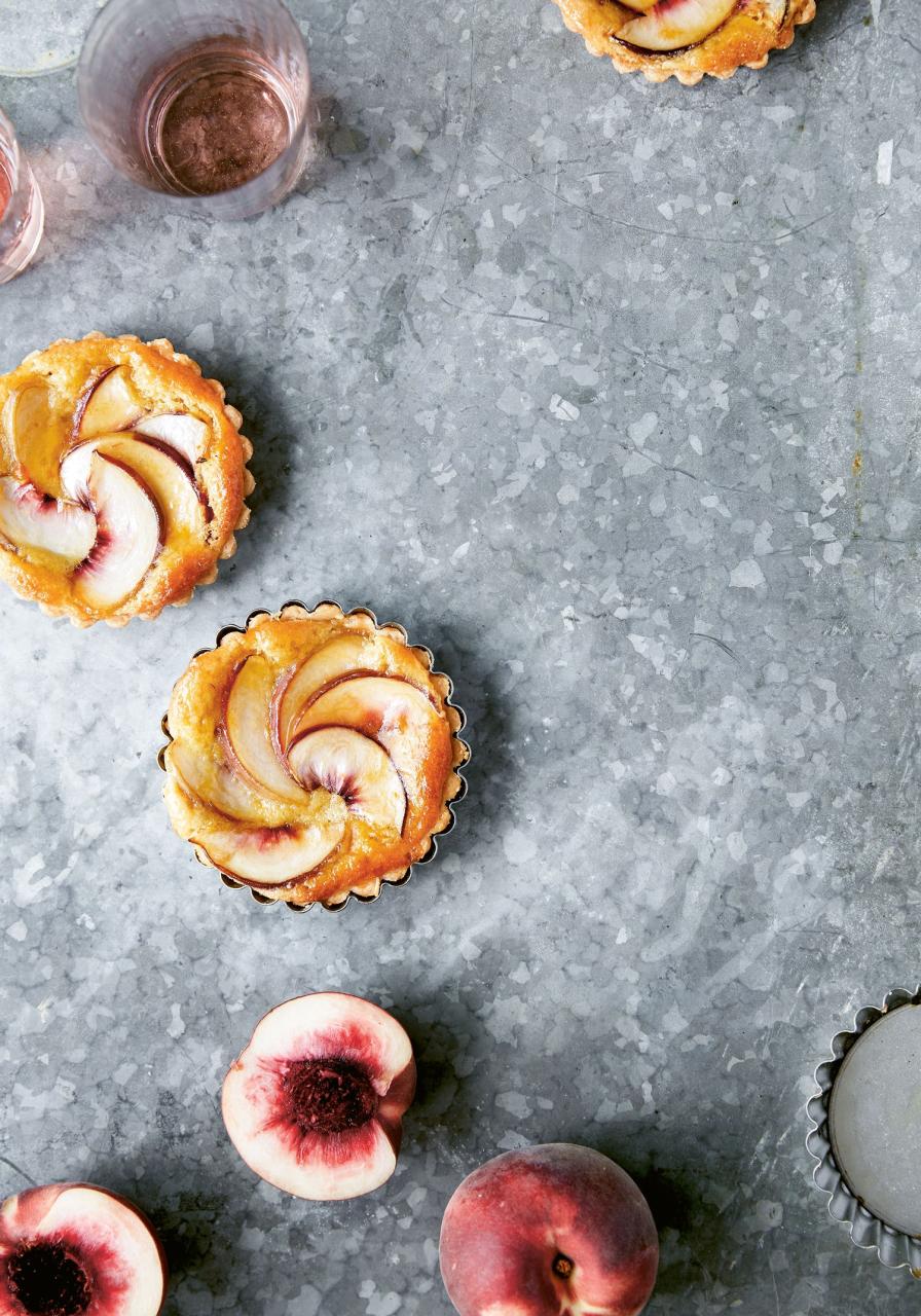 Peach and almond tart | House & Garden