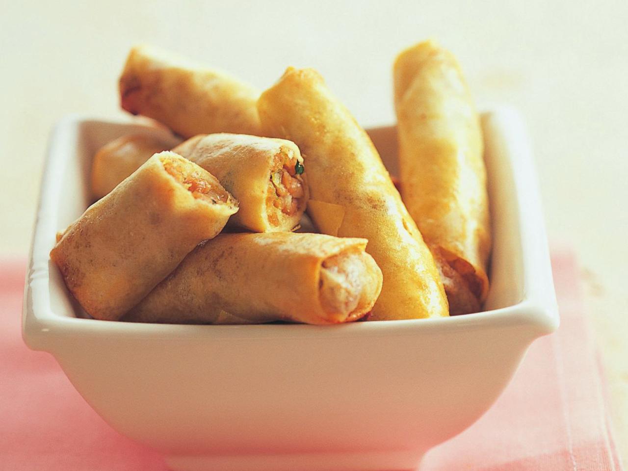 Oven-baked spring rolls | Women's Weekly Food